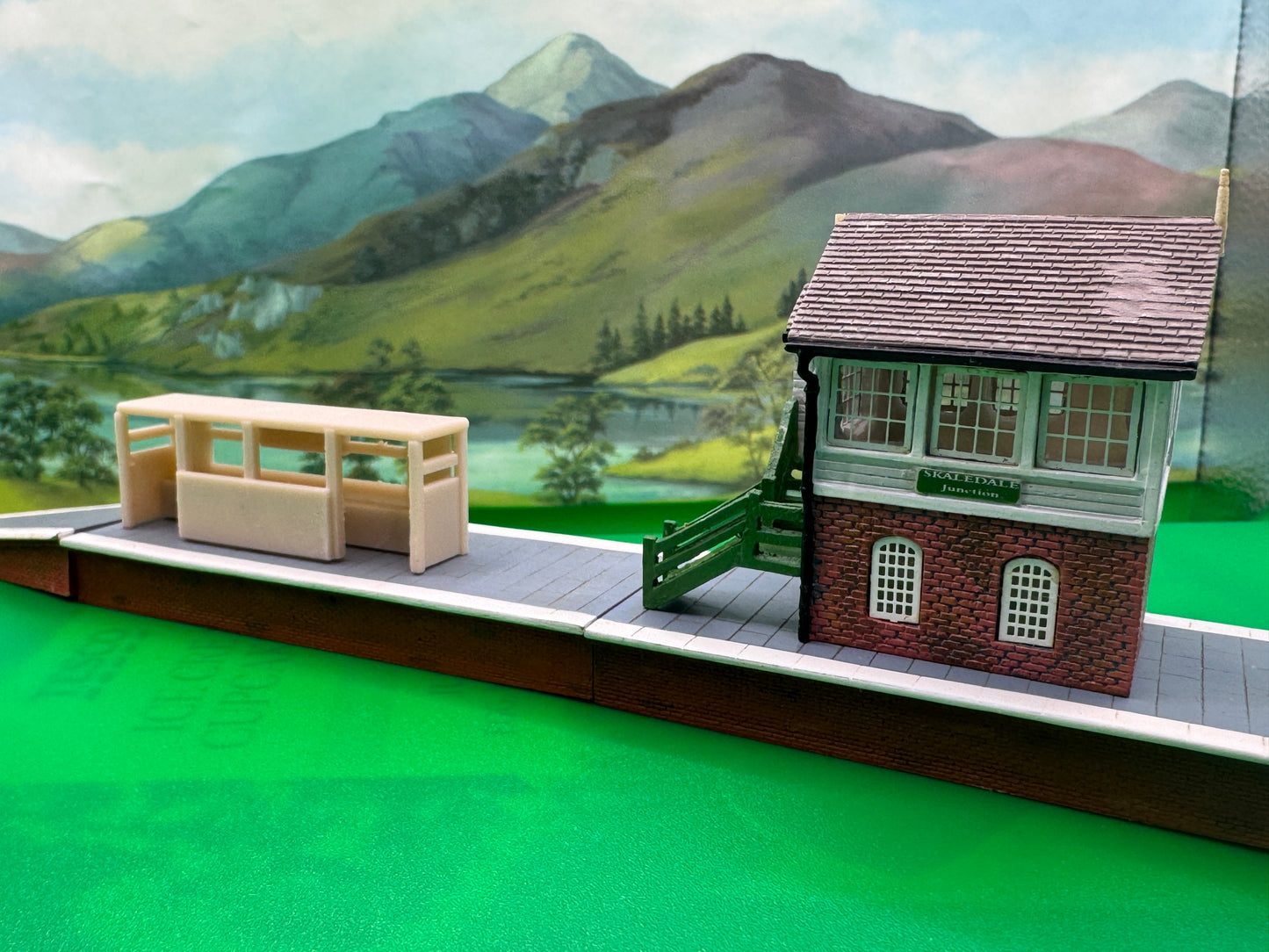 2PK N Gauge Modern Platform Shelter – 1:148 Scale | Resin 3D Printed | UK Style