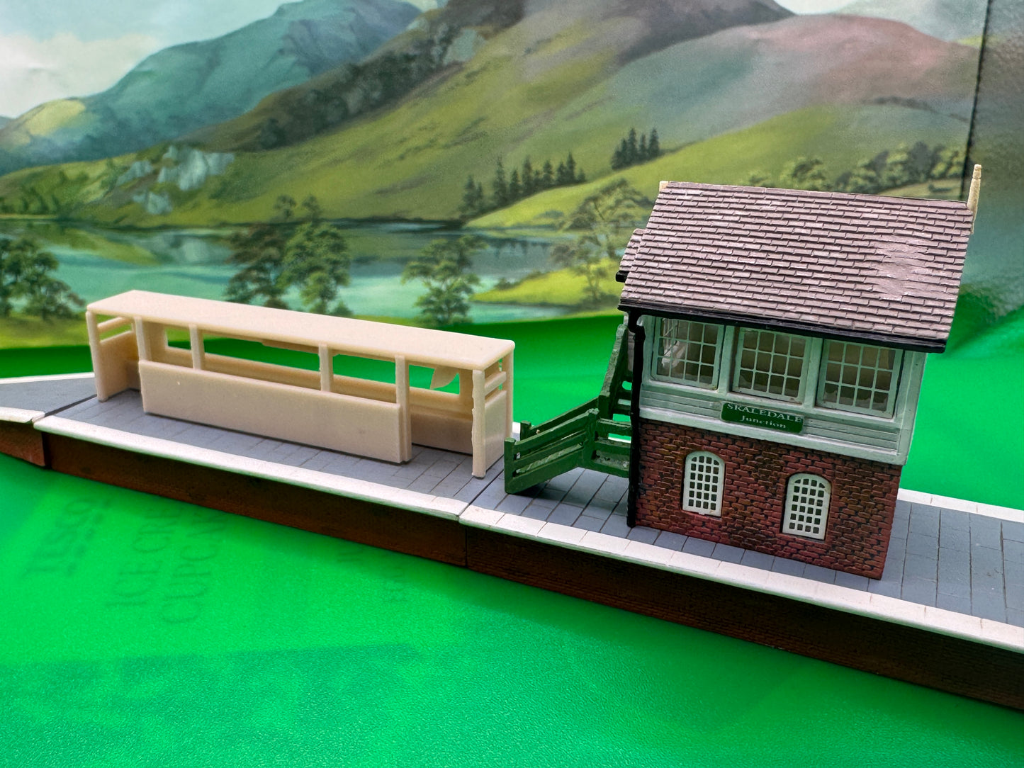 2PK N Gauge Modern Platform Shelter – 1:148 Scale | Resin 3D Printed | UK Style
